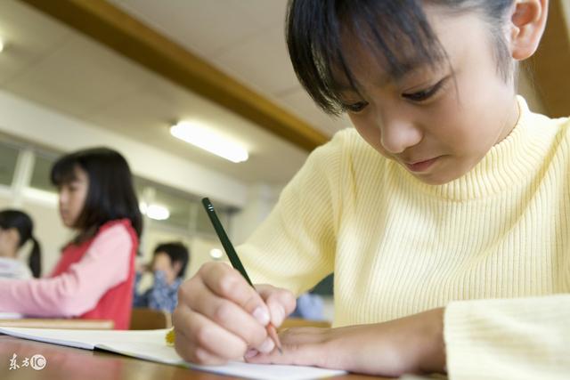 小学生为何写作业到12点?看完网友家长的回答,原因很现实!|作业|老师|