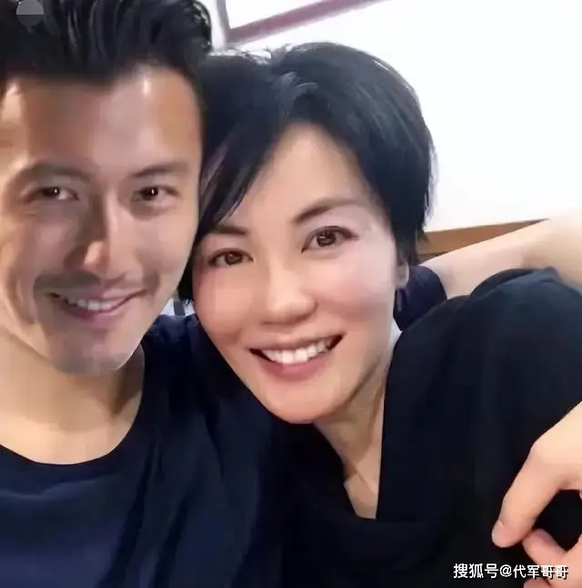 背地里却邋遢不堪,这5位明星真的让人咋舌_谢霆锋_杨幂_吴昕