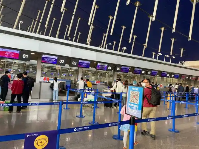 国庆首日浦东机场t1