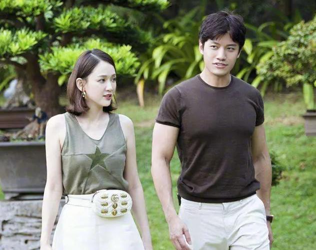 仪式感太强陈乔恩与艾伦领证后补发合照俏皮称他是前男友