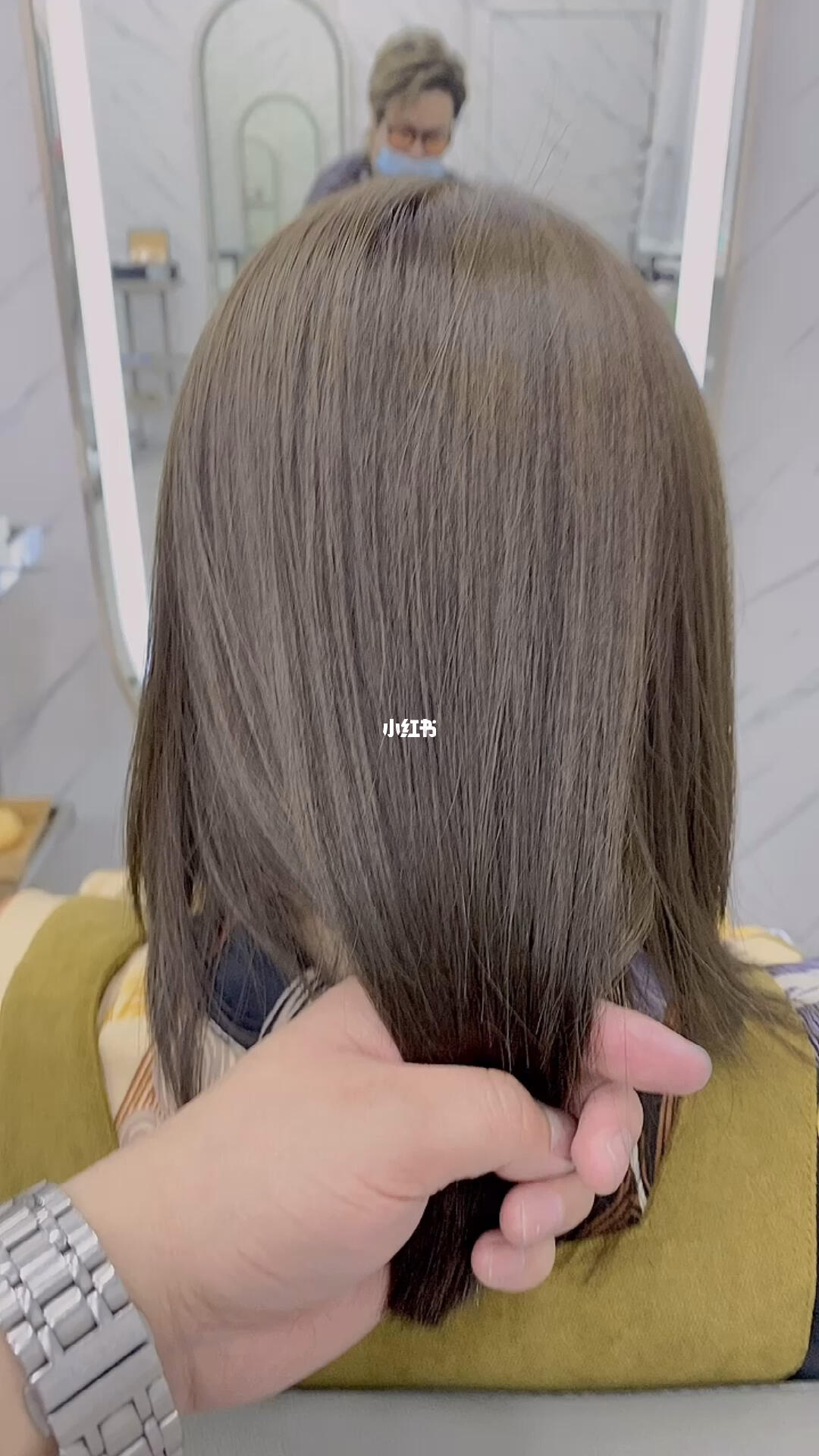 显白发色#抹茶色_发色_烫发_染发_显白_短发_茶色_接头发_发型_初