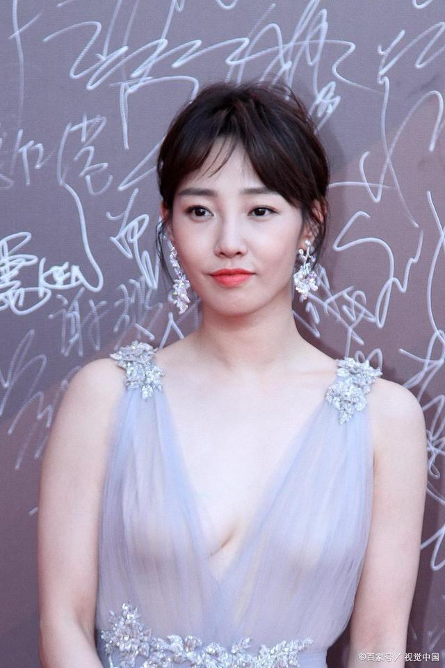 中国电影市场近年来呈现蓬勃发展的趋势,票房收入不断攀升,同时也涌现