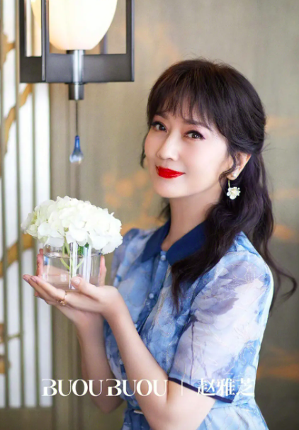 娱记殿下 的想法: 赵雅芝真实照片曝光,与平日里在网络上所发布的状态