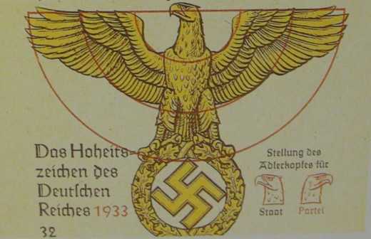 跟第三帝国有关的老鹰都是向左的,跟纳粹党有关的鹰徽才是向右的