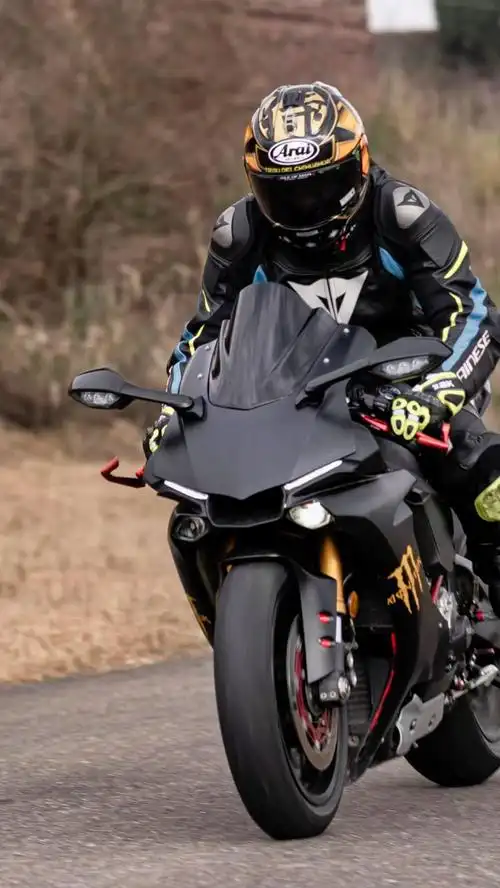 早#moto小李 #机车男孩 #雅马哈r1