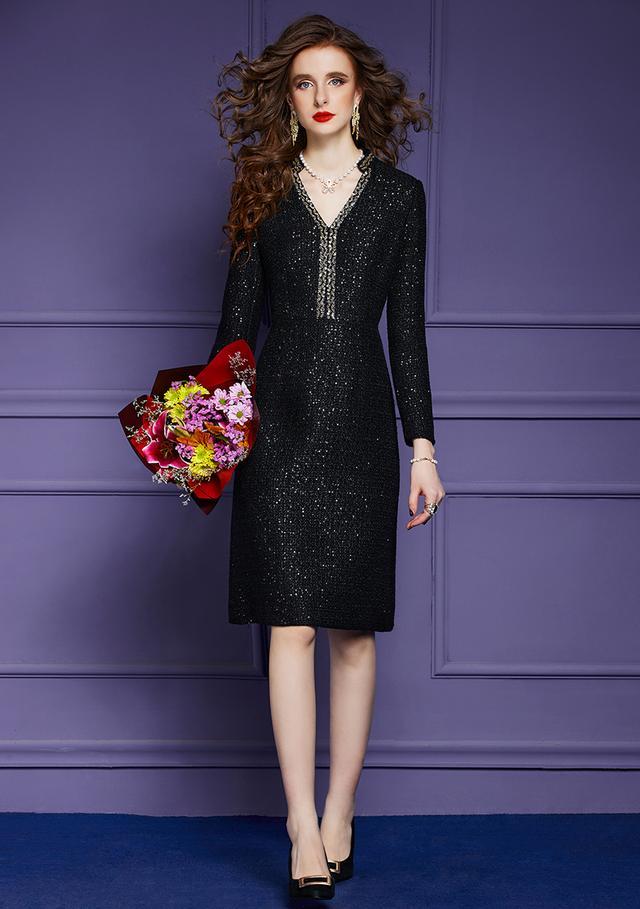 这才是50岁中年女人的穿搭风格,优雅大方,不装嫩不做作