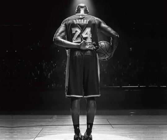 国乒一哥一姐悼念科比!马龙受黑曼巴鼓舞复苏,科比曾致敬刘国梁