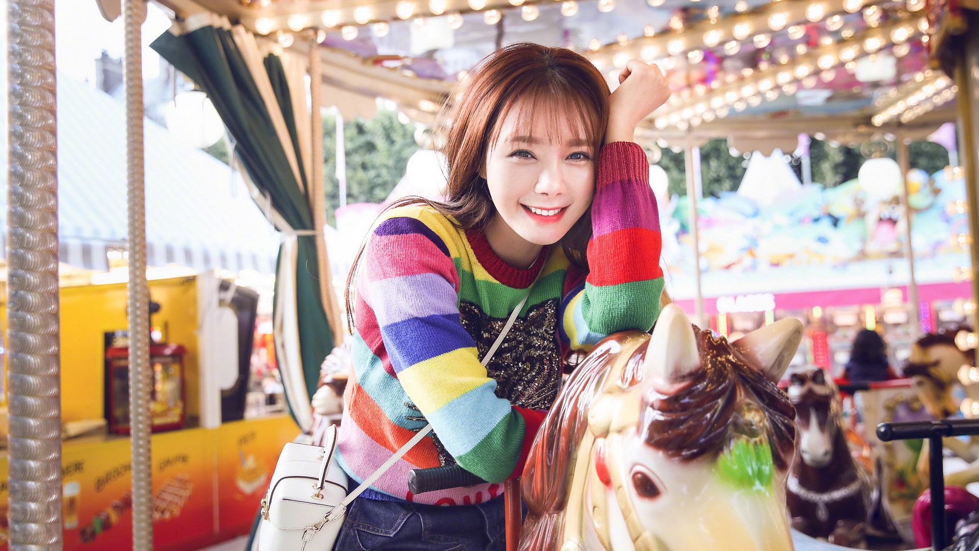 人气女星沈梦辰甜美生活照写真壁纸