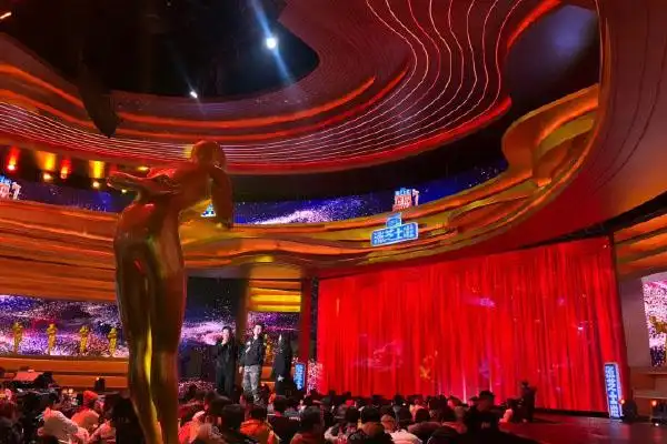 快乐喜剧演员6首发阵容揭晓郭德纲将顶级喜剧演员带到舞台