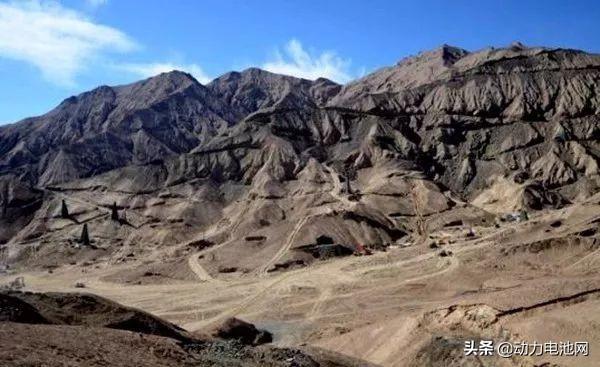 共同签署青海省夏日哈木镍钴矿项目合作三方协议,标志着中国第二大硫