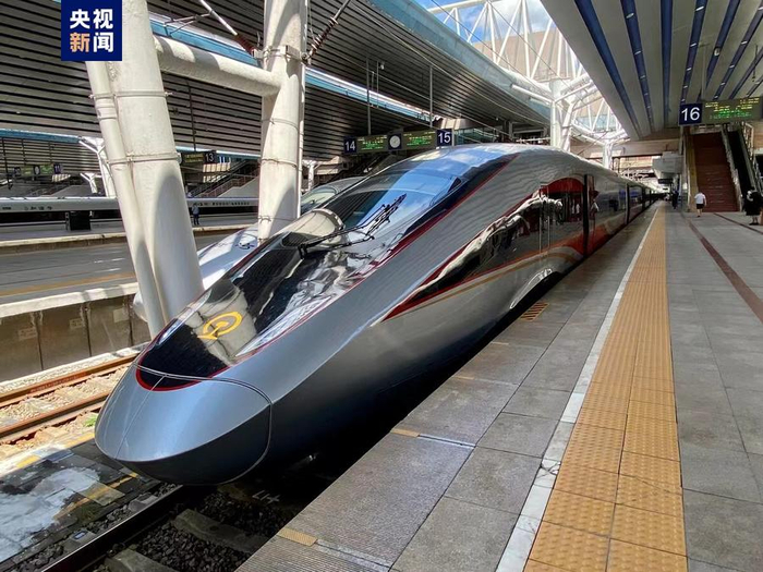 6月15日起,京广高铁武广段复兴号列车按时速350公里