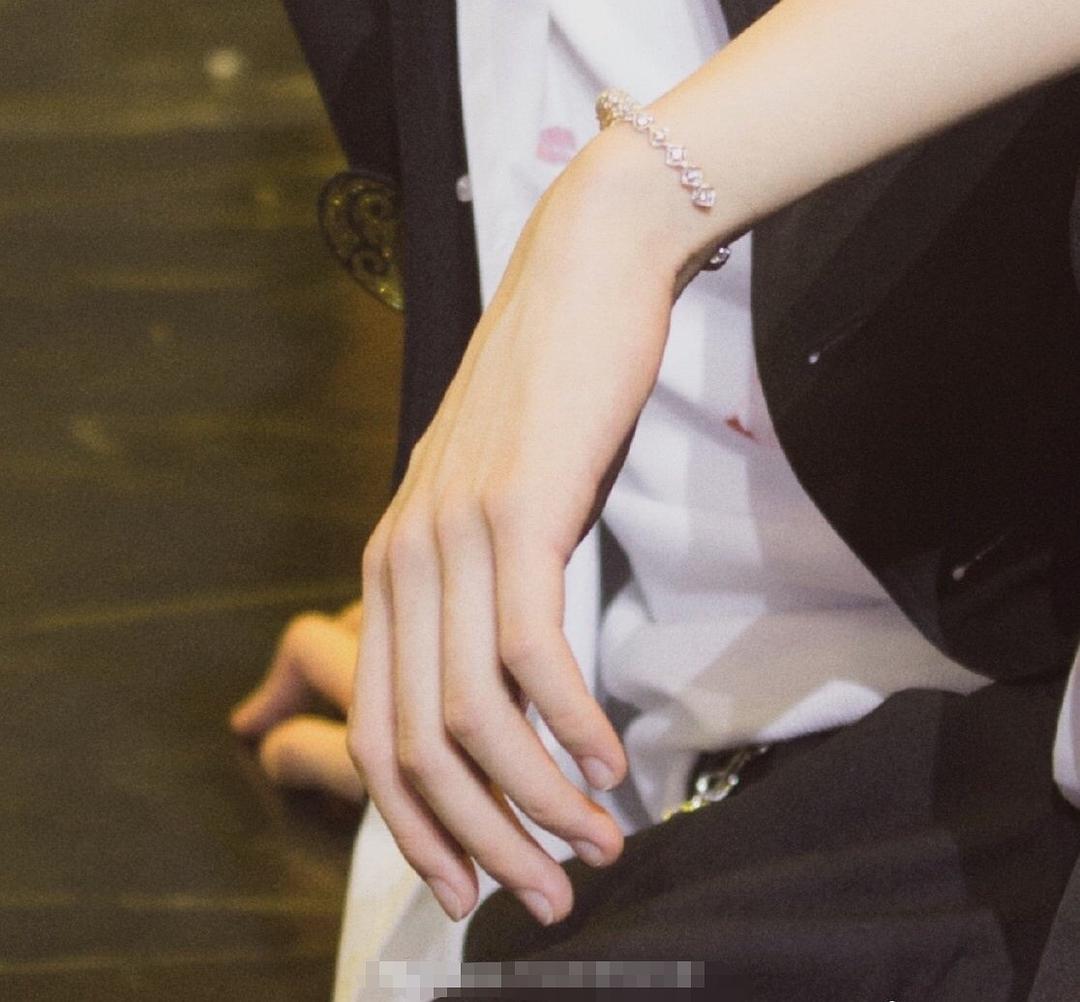 贺峻霖,绝对完美的一双手