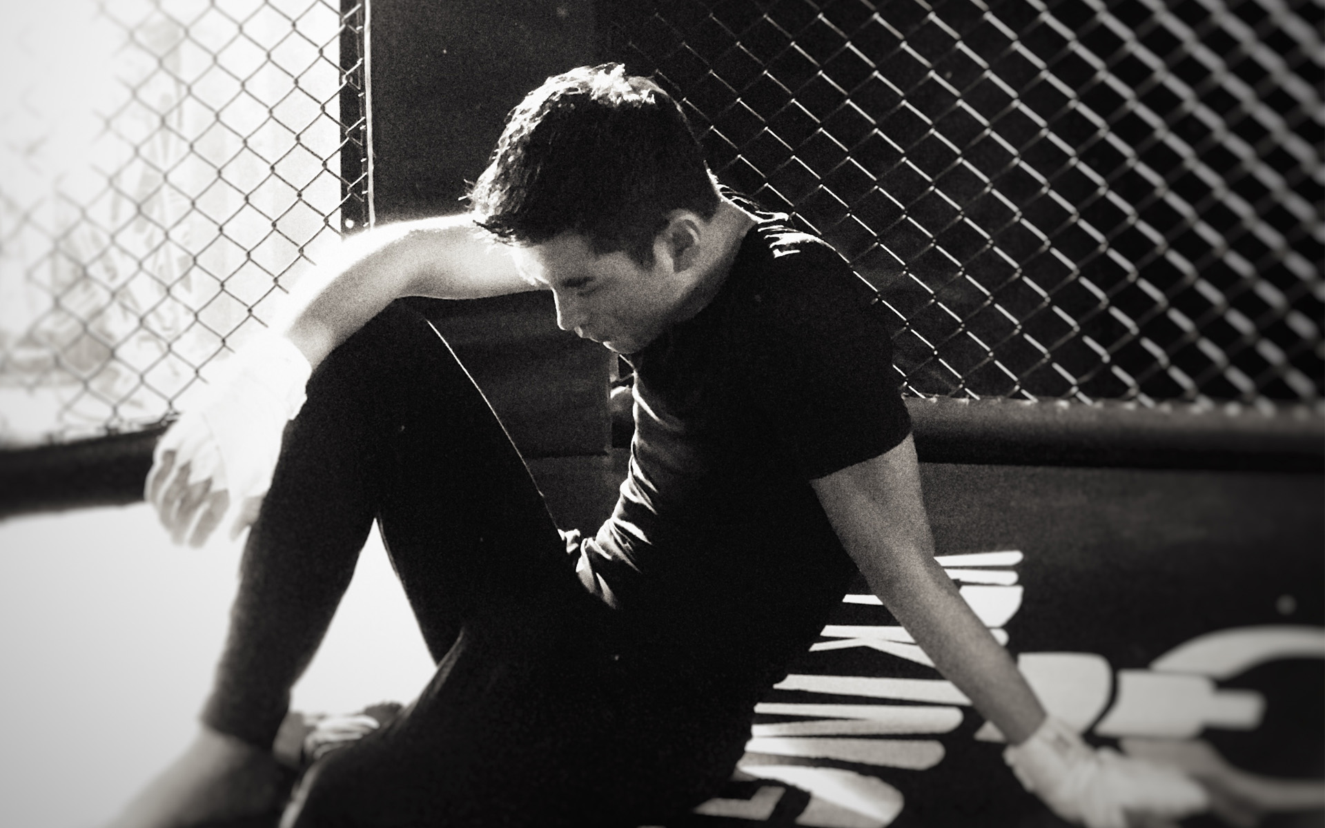 王彦霖黑白运动大片桌面壁纸