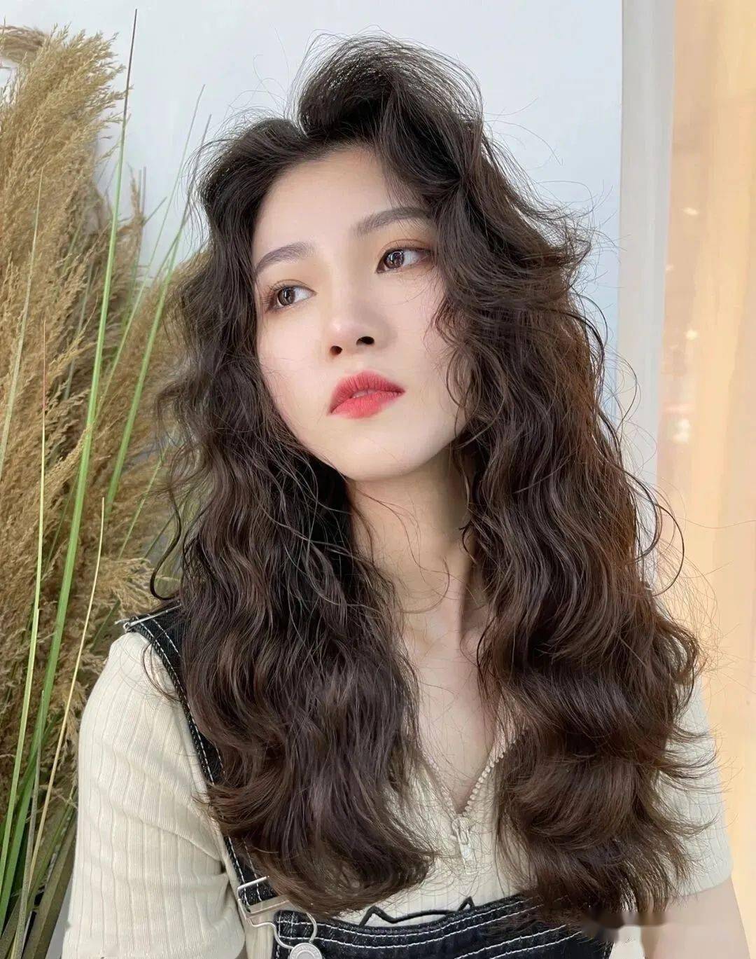 "复古全头烫",软萌好时尚._发型_中国_形象