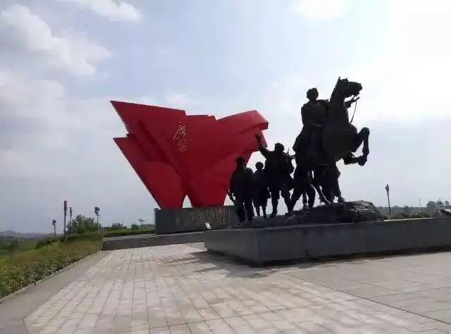 多地在创新红色旅游表现形式,促进产业融合发展上开展了