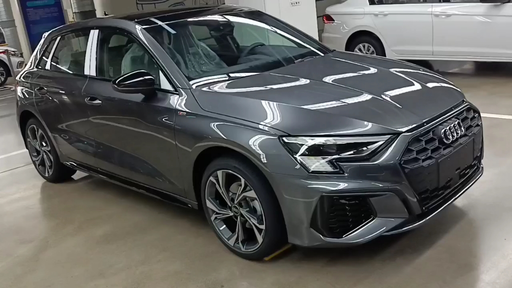 22款奥迪a3天云灰时尚运动,快看这台车都选装了啥配置,香不香?