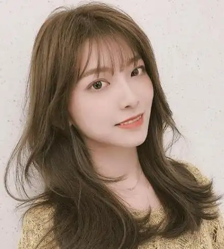 2022年卷发发型中长发,每一款都很显年轻