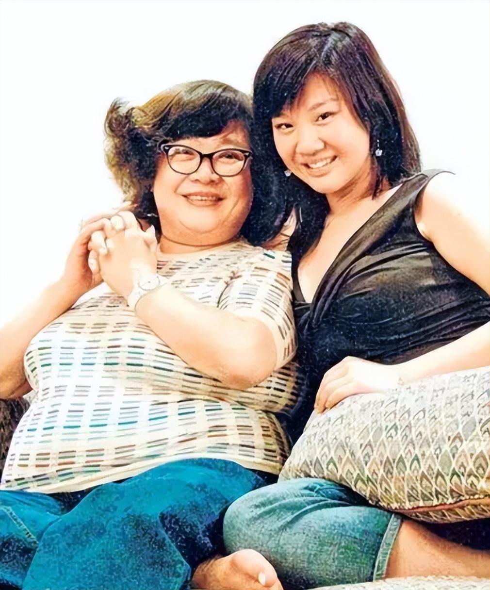 回顾郑欣宜目睹父亲郑少秋移情不想母亲的悲剧在自己身上重演