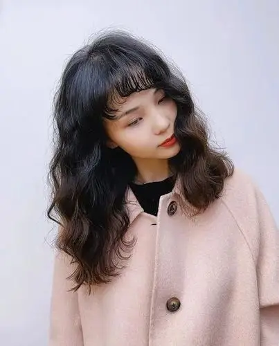 2021年流行什么烫发试试这款木马卷发型慵懒时髦还显发量