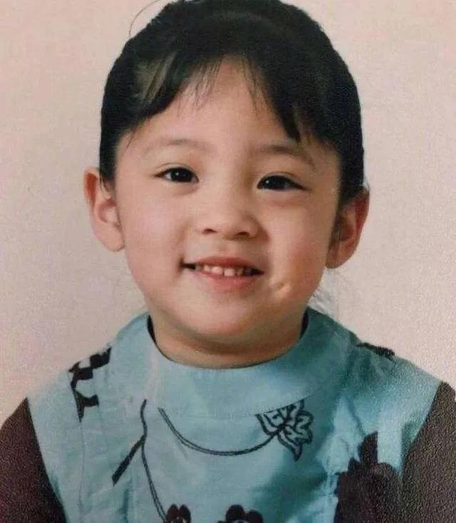 从小就很有灵气看出来这是鹿晗了吗杨幂小时候这大眼睛太喜欢人了看出