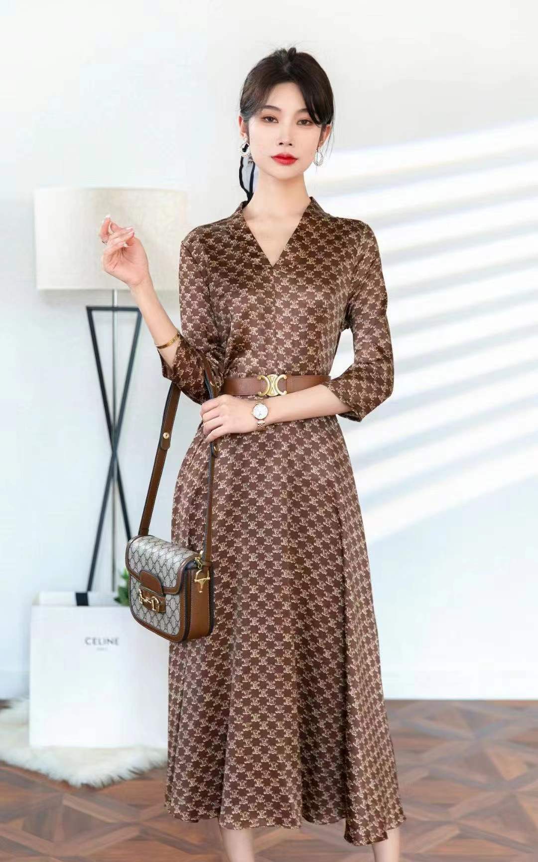 【配腰带】高级感真丝连衣裙春夏新款时尚洋气女神范v领显瘦长裙