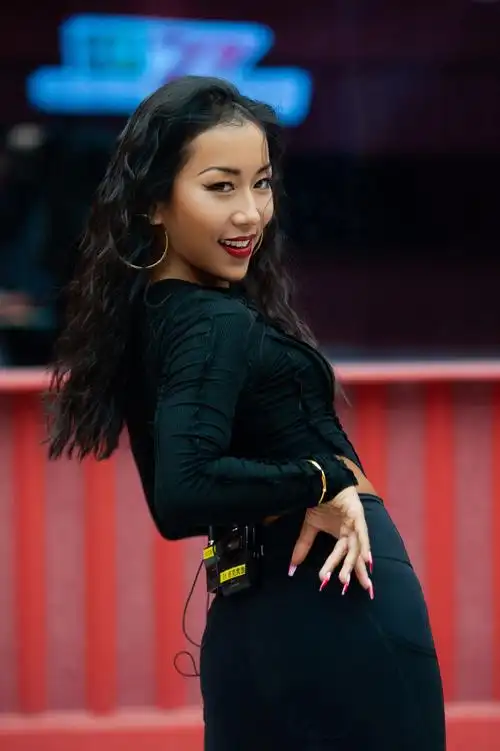 吉克隽逸称参加姐姐2感受的压力和中国好声音不同