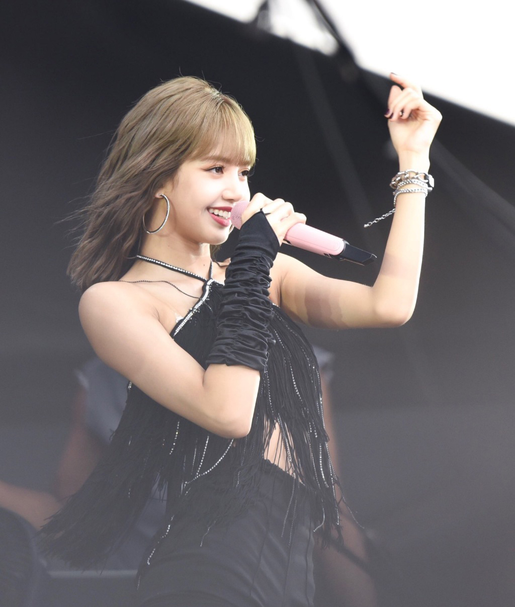 原创lisa东京音乐节现场舞台上的lisa好飒简直就是个仙女