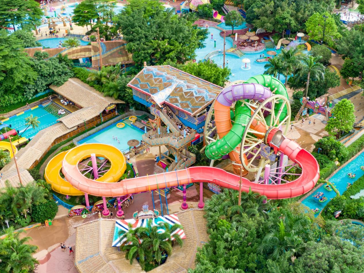 广州长隆水上乐园推出全新风情街引游客纷纷打卡