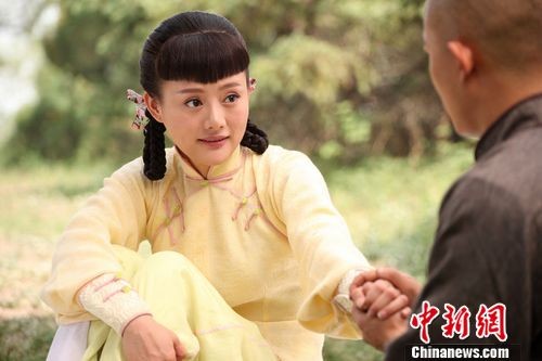 杨志刚《打狗棍》陷"三角恋" 上演英雄救美戏码(组图)