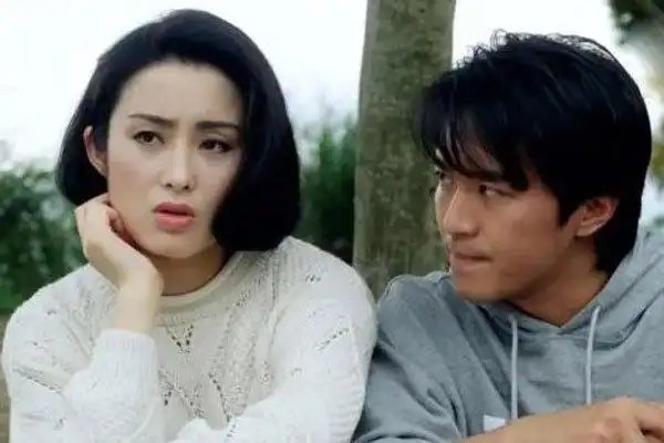 张敏和周星驰有谈过恋爱吗绯闻很多更多的还是欣赏吧