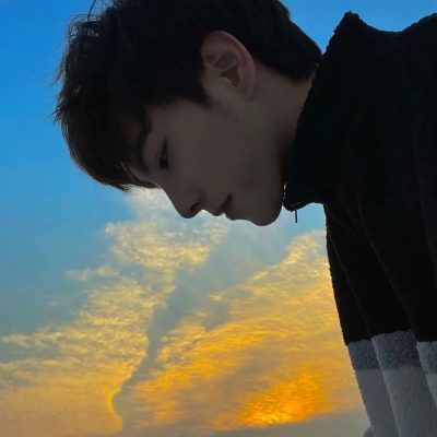 男生头像冷酷帅气侧脸高清