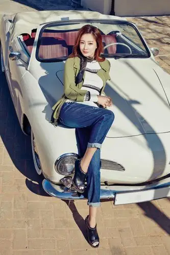 6月23日,据相关人士消息,演员金喜善有望出演电视剧《有品位的她》,继