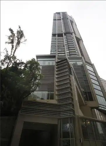 香港的一座豪宅以5.22亿港元售出,刷新了亚洲复式豪宅的成交记录.