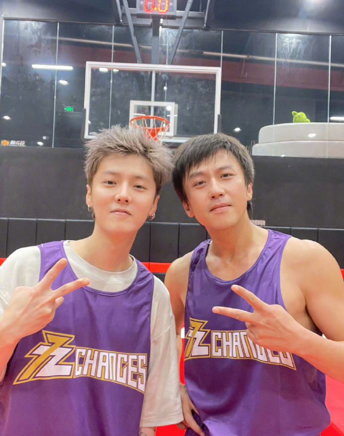 邓超鹿晗合影##邓超说和鹿晗像年龄相仿的人