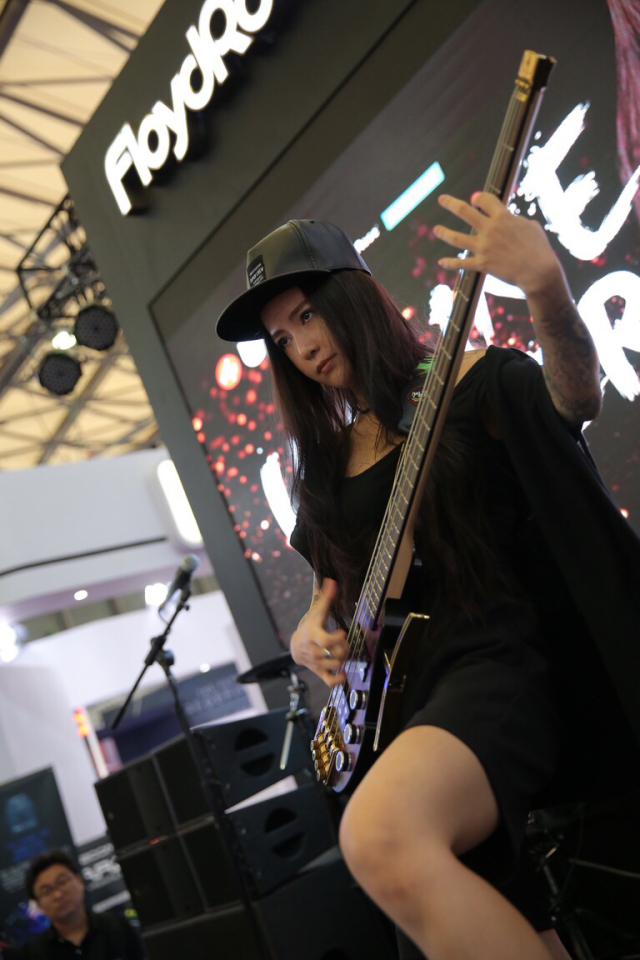 1月1日 alp贝斯限量签名款横空出世——ranger-蒲羽_alp_吉他社