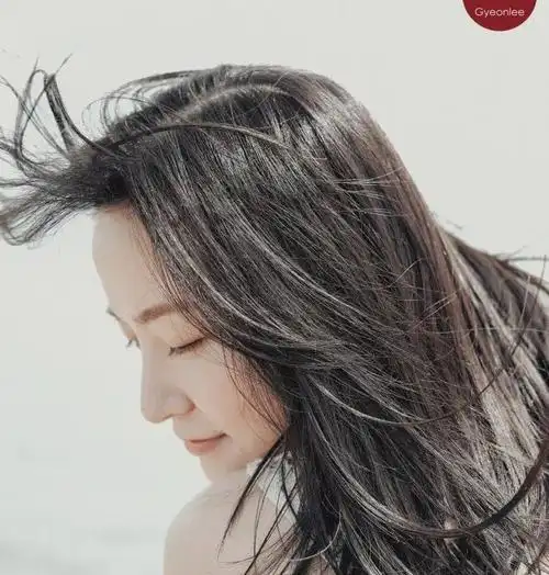 小姐姐侧颜好美!这样拍就对了