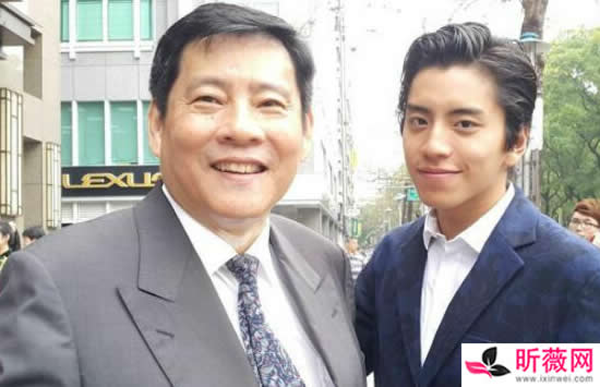 但是据说王大陆家是真的是很有钱,家世显赫