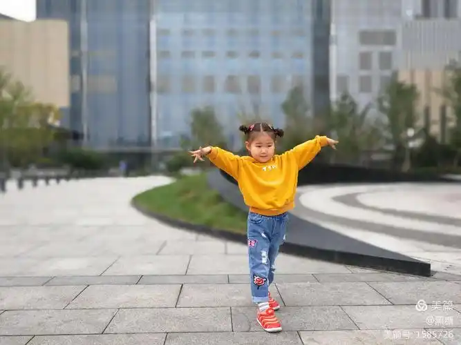 果粒4周岁的生活照