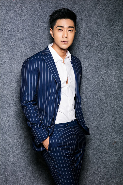 袁成杰写真大片睿智儒雅显绅士品格