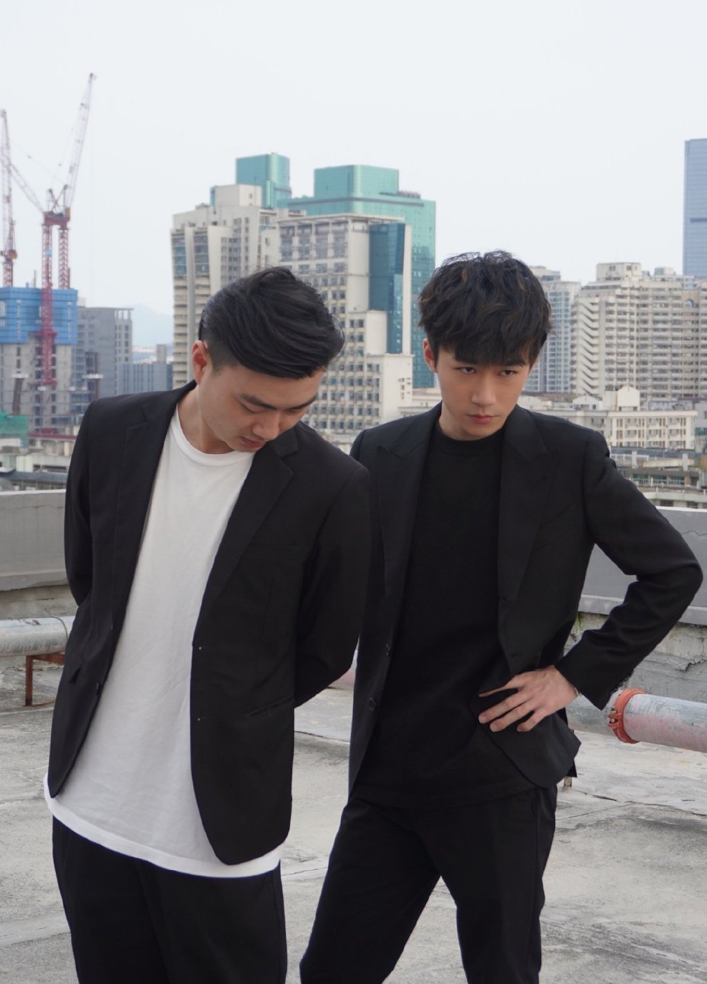 xqf伞兵穿西装洋气,不求人穿西装帅气,鲨鱼哟穿西装一言难尽