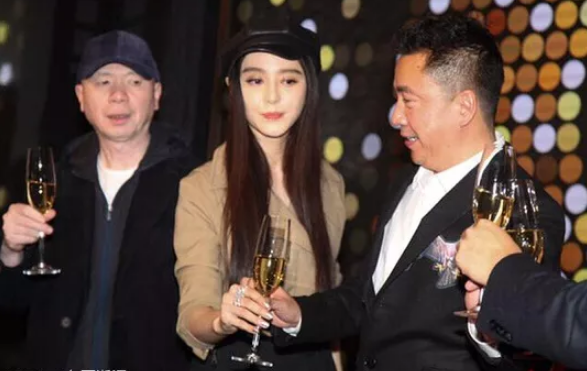 骑冰连横空出世看范冰冰陪大佬照片合集李晨你不要紧吧