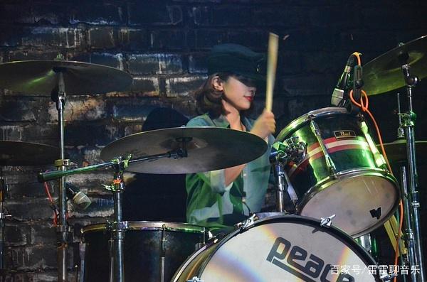《乐队的夏天》被石璐圈粉?其实这几位女鼓手也很厉害!