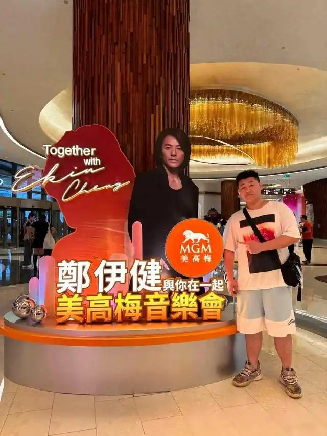 心酸!50岁蒙嘉慧移民日本,砍柴发福30斤,汗如雨下!