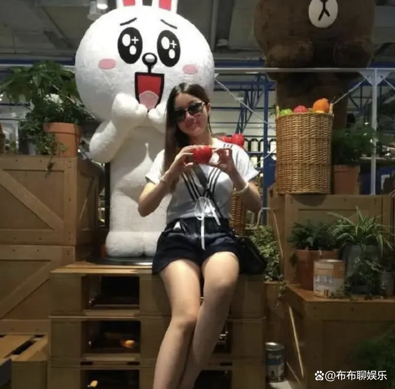 孟非婚姻隐瞒26年,妻子现身曝光年轻貌美,鲁豫见状直呼太漂亮了