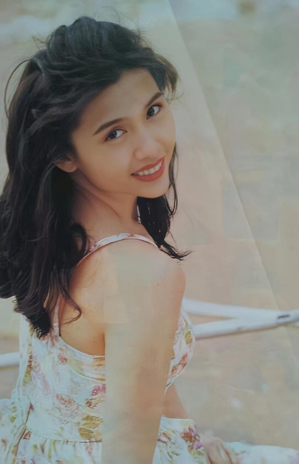 各位有没有邱淑贞的美照