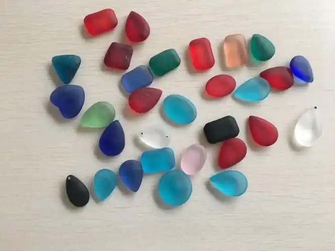 【心形石头】100颗10-20mm彩色透明 玻璃片块 异形水晶石红蓝绿心形方