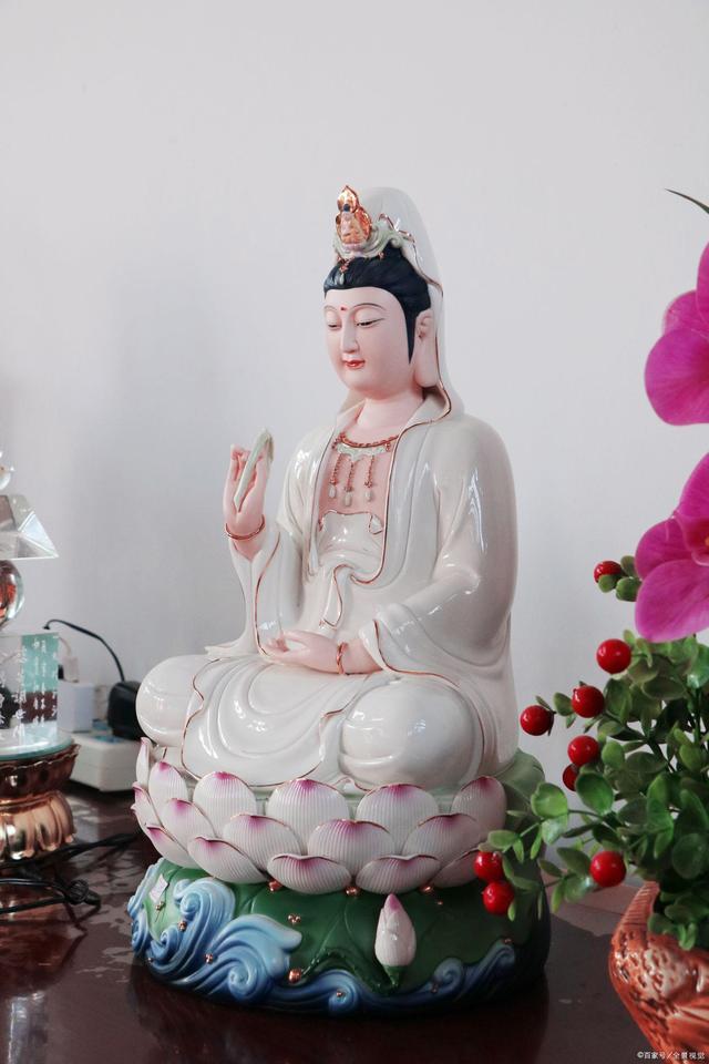 观音菩萨的师傅是谁?看了这么多年西游记,网友:白看了!