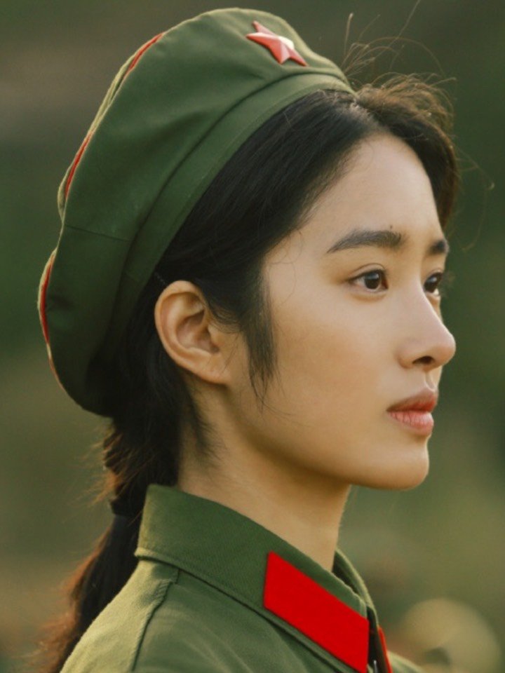 ❣️鼻基底凹陷导致凸嘴怎么办?杨采钰在《芳华》中饰_圈子-新氧