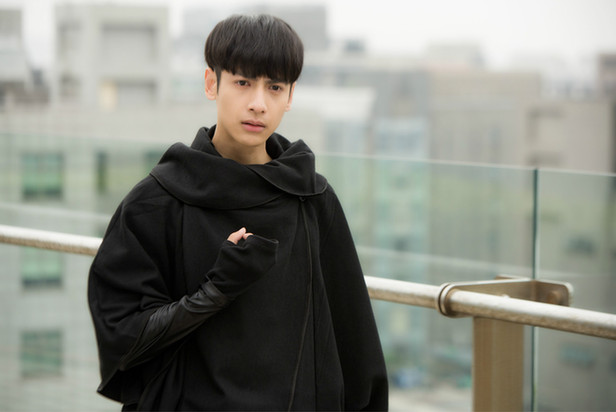 终极游侠罗云熙水逆结束短发回归温情认父