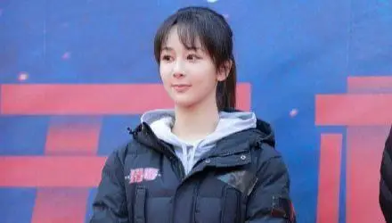 原创杨紫屡传好消息看到新电影官宣终于明白欢瑞为什么留不住她了